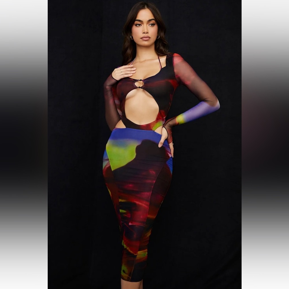 HOUSE OF CB 'Marina' Printed Cut Out Midi
Dress/ Size M-US 6-8